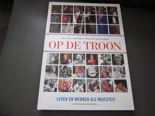 Op de Troon: Juliana, Beatrix, Willem-Alexander, Ophalen of Verzenden, Zo goed als nieuw, Nederland, Tijdschrift of Boek