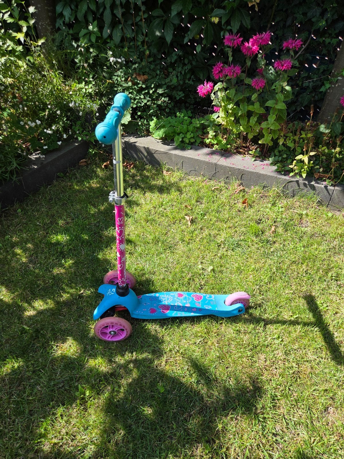 Kinderstep met 3 wielen - Blauw/Roze, Ophalen, Zo goed als nieuw, Gewone step