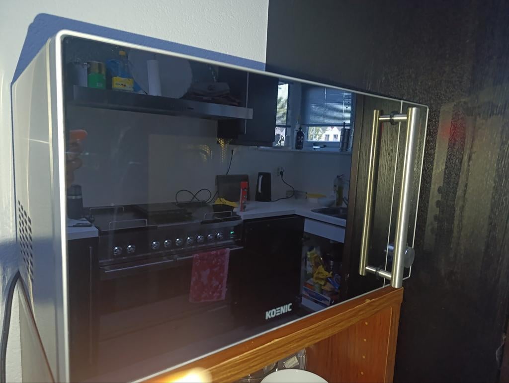 Combimagnetron Koenic t.e.a.b., Witgoed en Apparatuur, Magnetrons, Zo goed als nieuw, Vrijstaand, Combimagnetron, 45 tot 60 cm