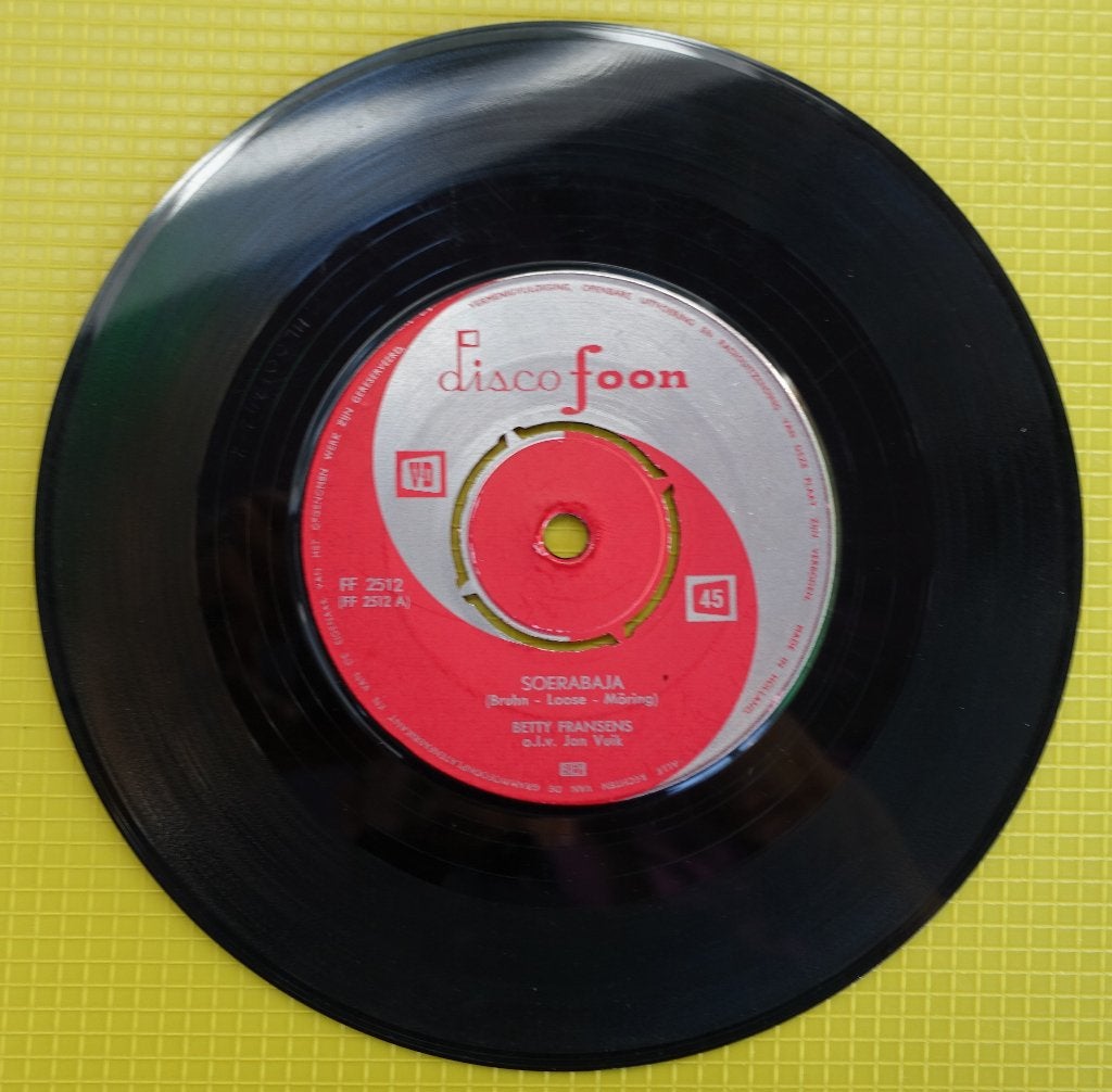 Betty Fransens - Soerabaja (Disco Foon FF 2512), Gebruikt, 7 inch, Ophalen of Verzenden, Beschermende buitenhoes