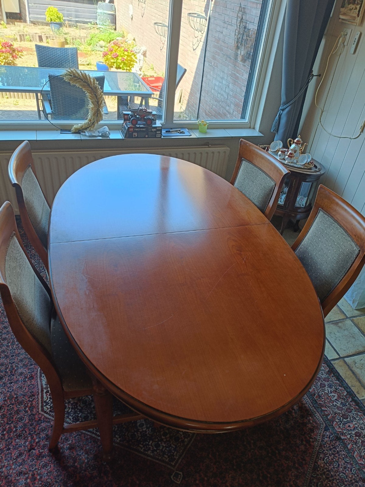 Complete Woonkamer Inrichting: Eettafel, Kast, Lampen, Ophalen