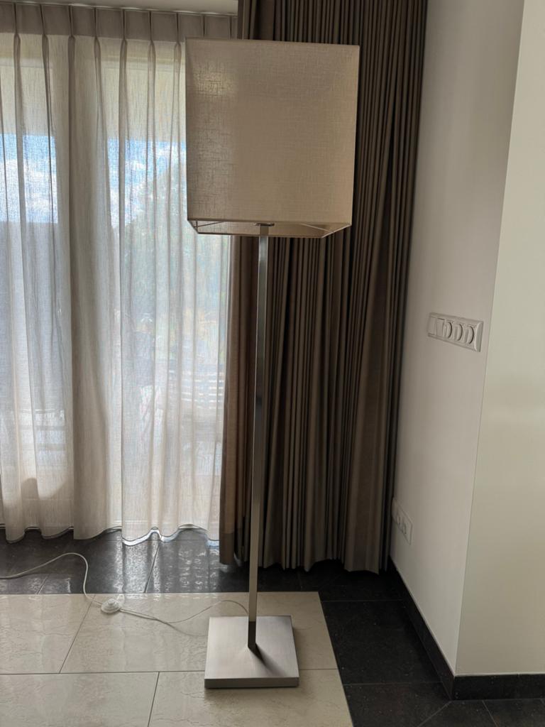 Moderne staande lamp met stoffen kap - 172cm hoog, Ophalen, Gebruikt, Metaal, 150 tot 200 cm