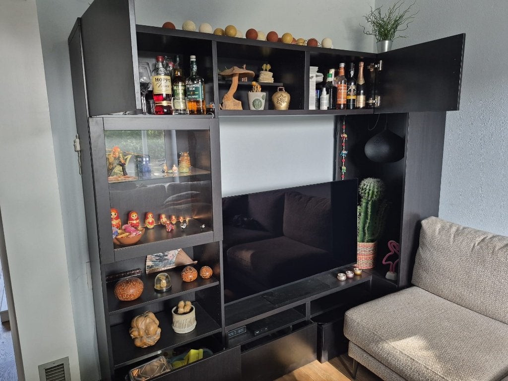 Foto 5 van IKEA BESTÅ tv-wand / vitrinekast – zwartbruin