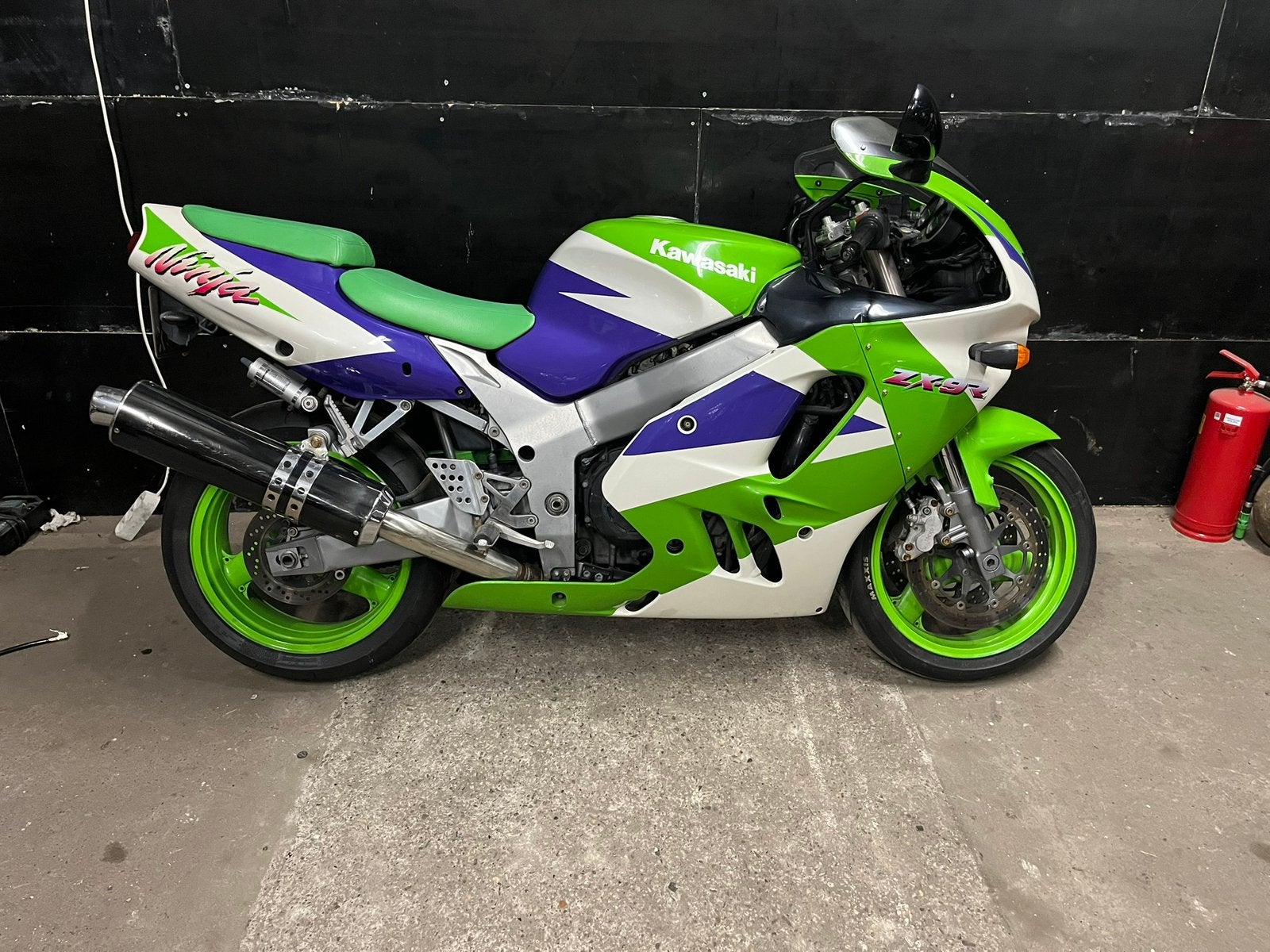 Kawasaki zx9r 1996, Kawasaki, ., Bedrijf, .