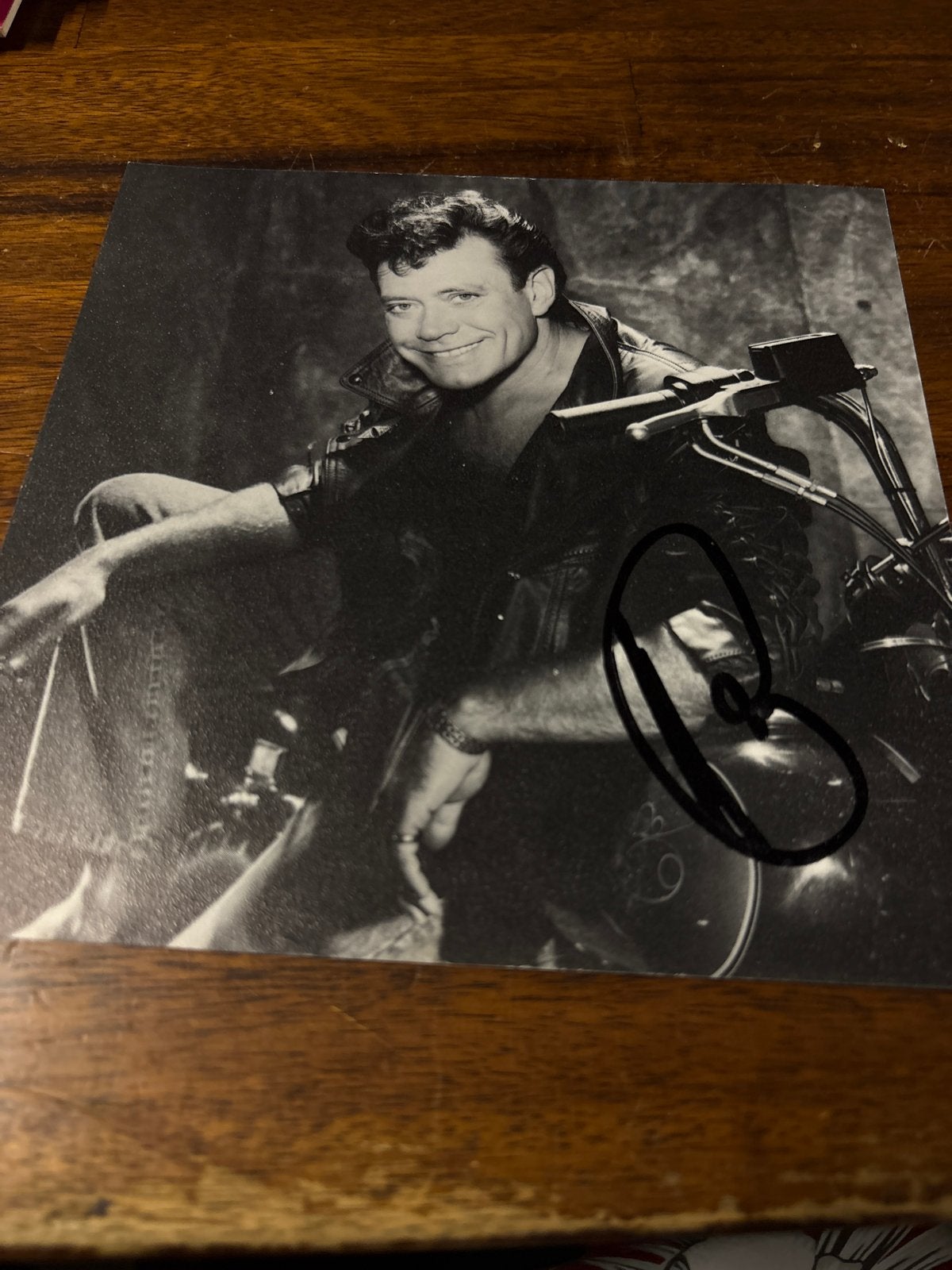 Origineel Gesigneerde foto Rob de Nijs op motor, Overige typen, Ophalen of Verzenden, Zo goed als nieuw, Pop