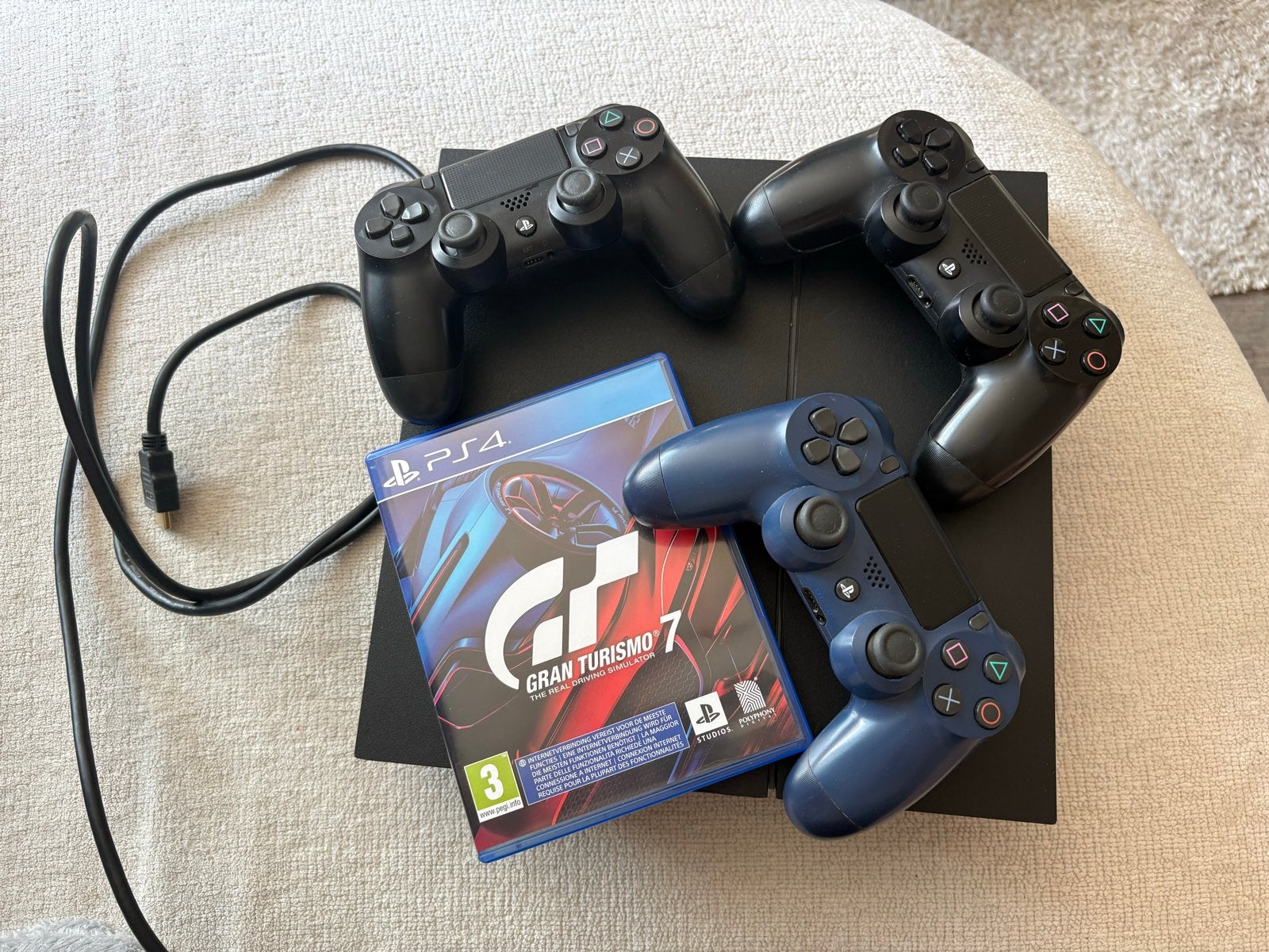 PS4 met 3 controllers en Gran Turismo 7, Ophalen, Met 3 controllers of meer, Slim, 500 GB