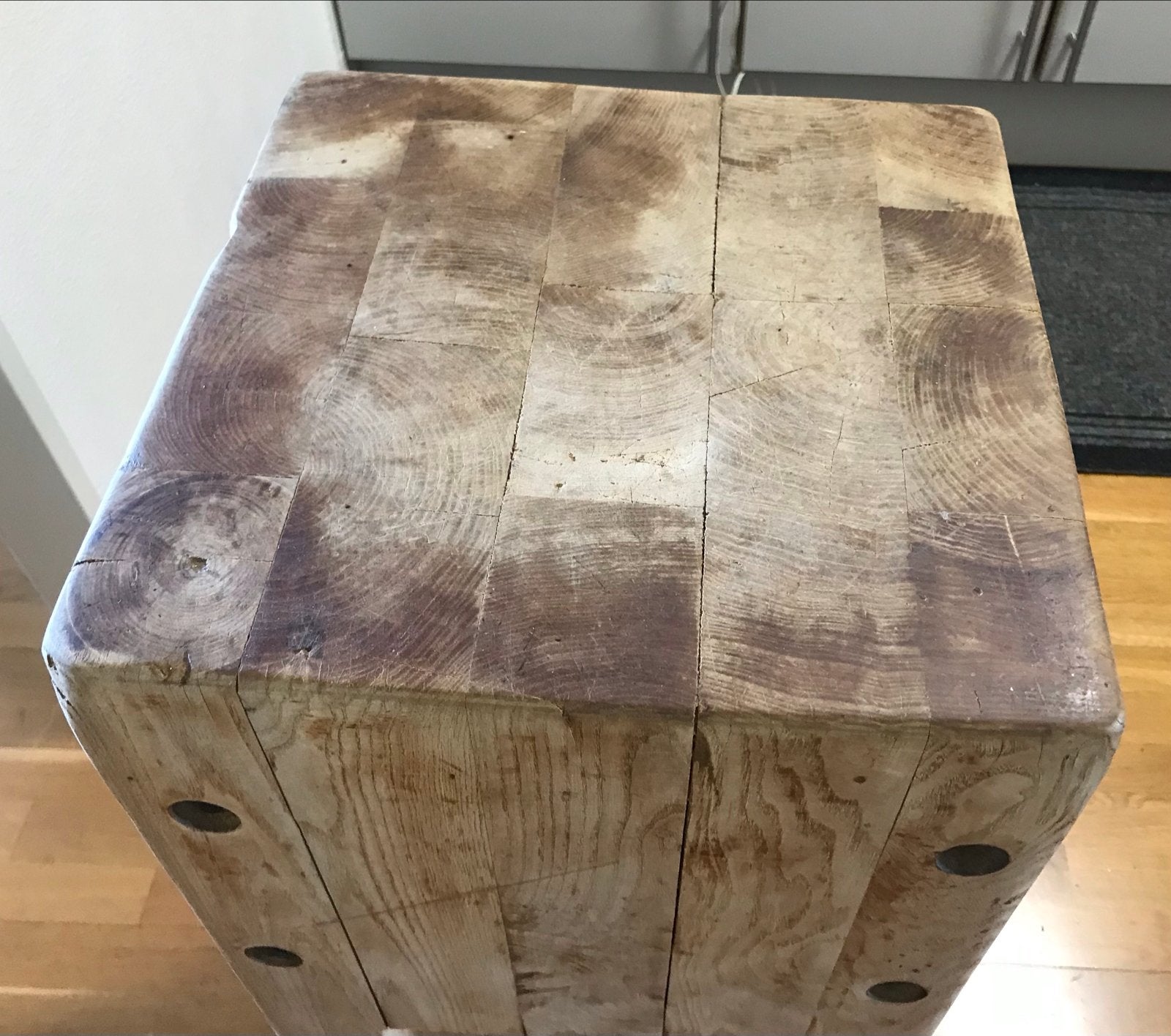 Massief houten slagersblok / hakblok 34 cmx 34 cm x89 cm, Antiek en Kunst, Ophalen
