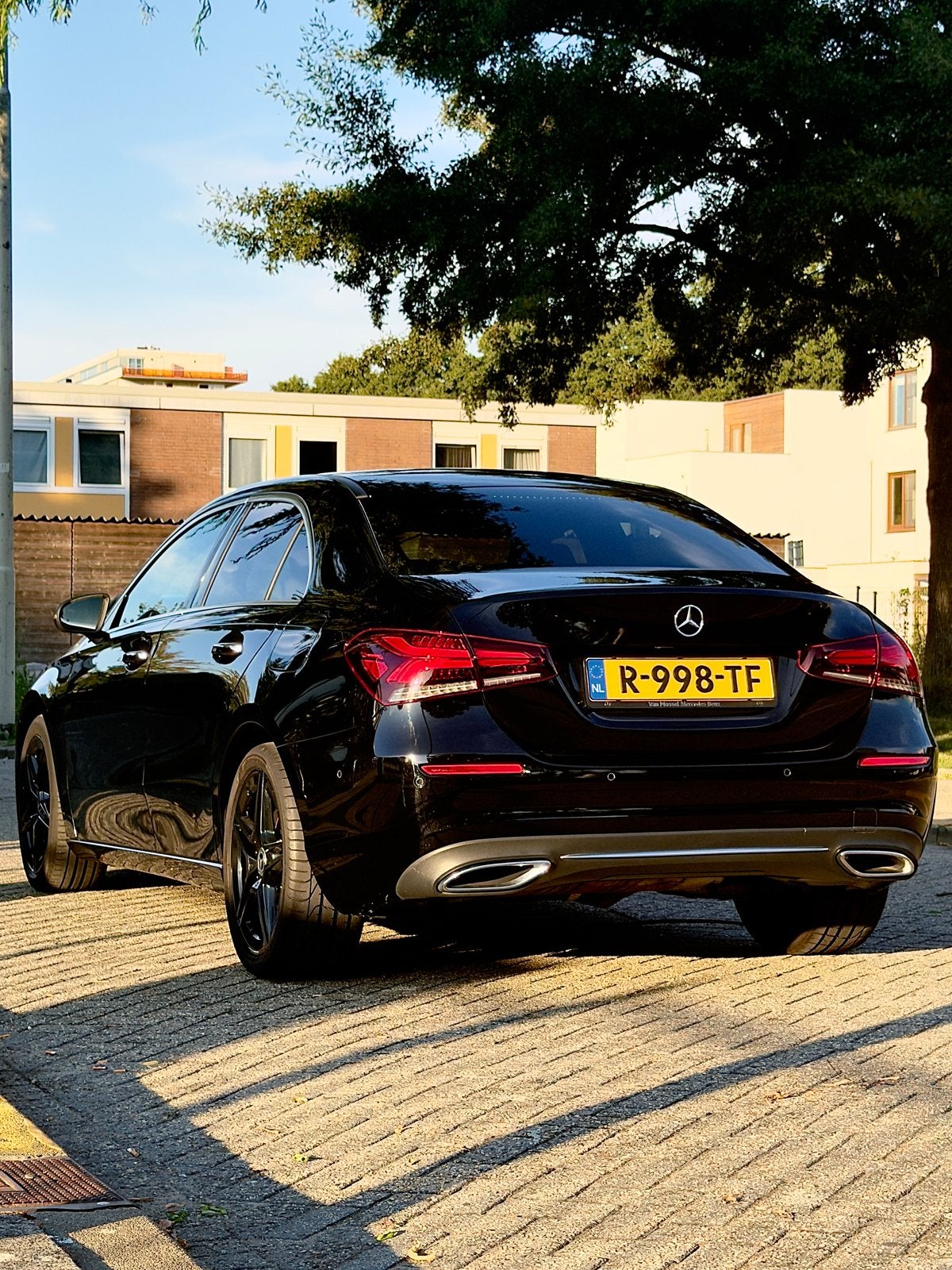 Mercedes-Benz A-Klasse A 220 4Matic Premium+ 2019 Zwart, Auto's, Automaat, Dealer onderhouden, 1800 kg, Zwart