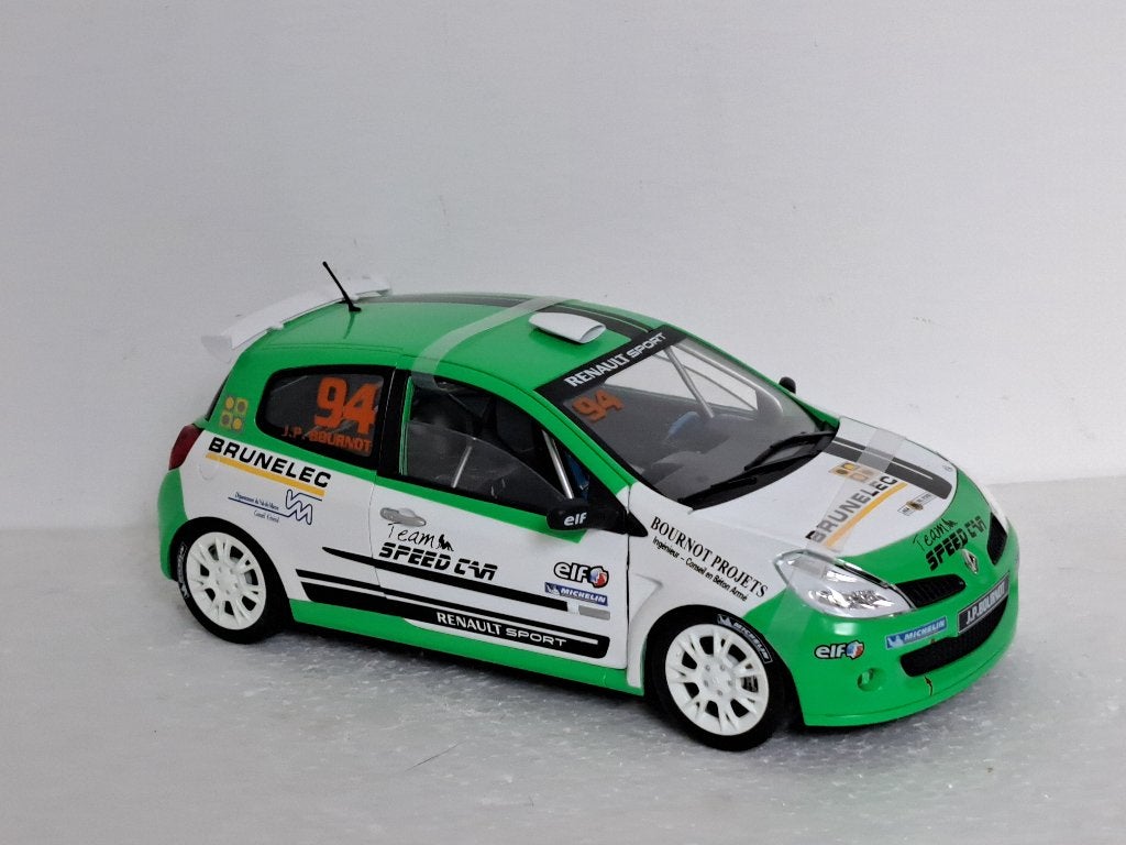GEZOCHT: Renault Clio RS Cup 1/18 Solido, Ophalen of Verzenden, Zo goed als nieuw, Auto, Solido
