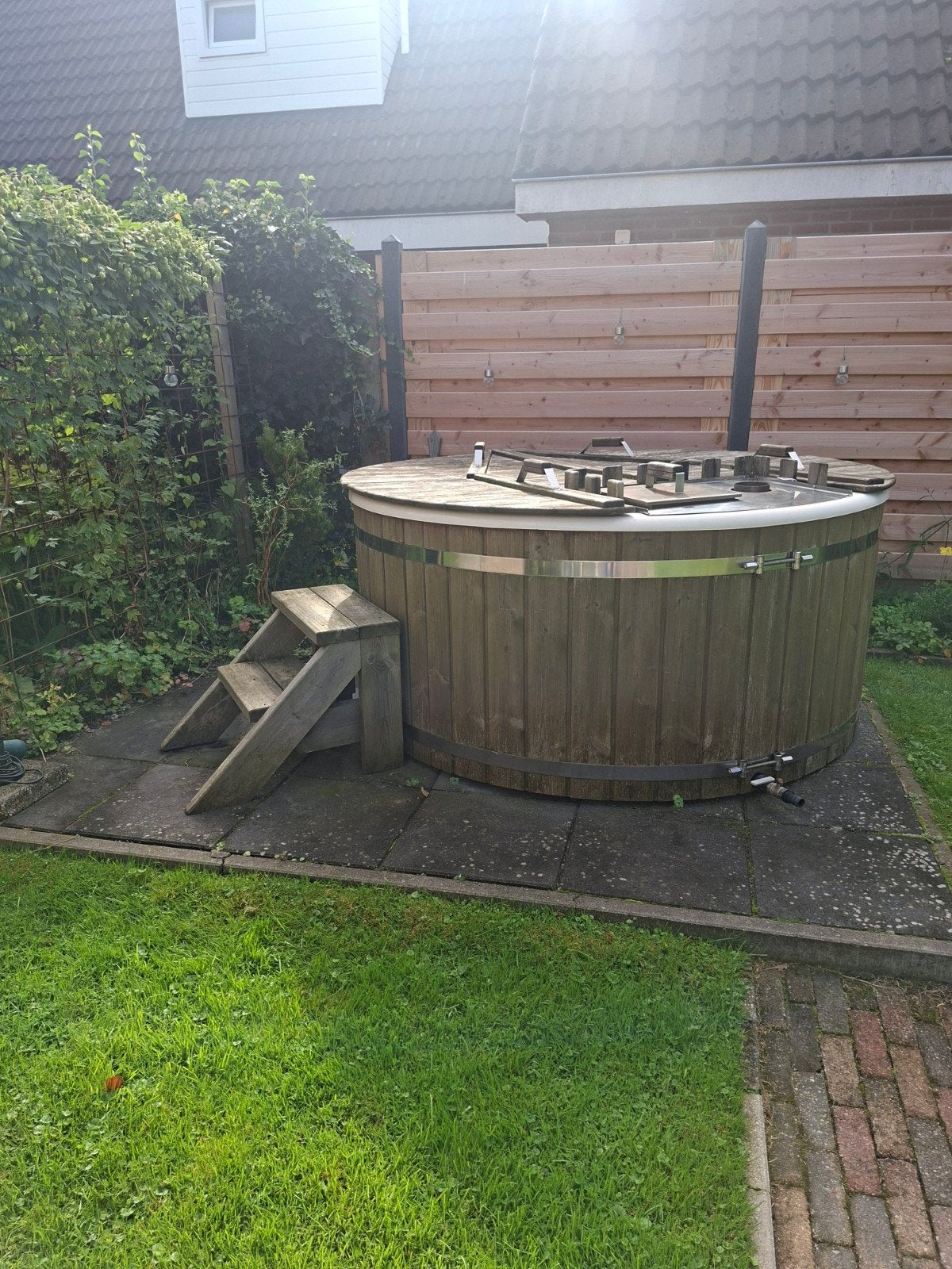 houtgestookte hottub diameter 1,90 m, Ophalen, Gebruikt, Trap, Vast