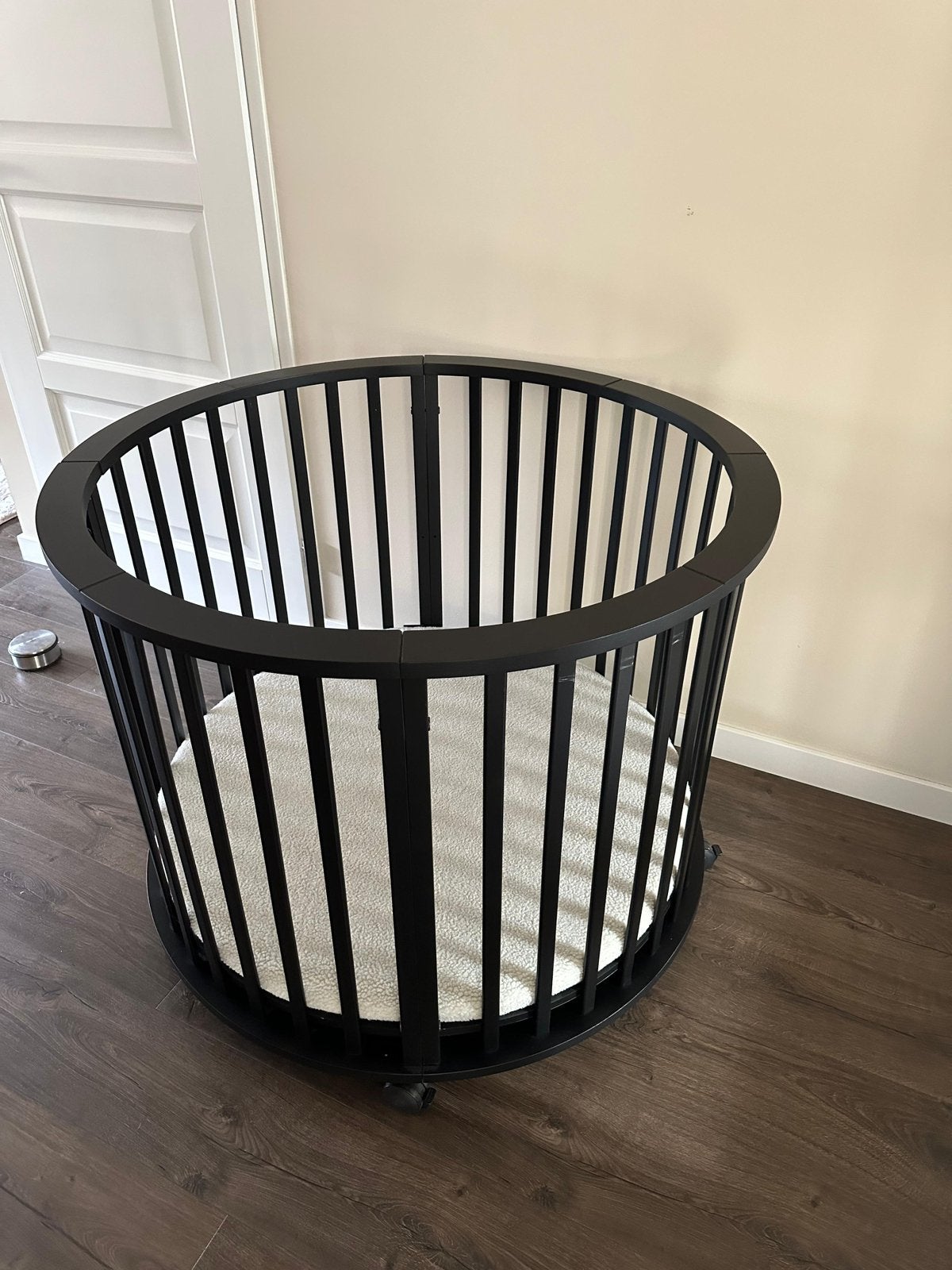 Ronde box mat zwart met wieltjes, Kinderen en Baby's, Boxen, Ophalen, Zo goed als nieuw, Rond, In hoogte verstelbaar