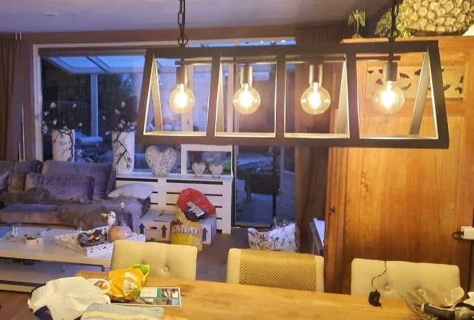 te koop hang lamp, Eén persoon, Ticket of Toegangskaart