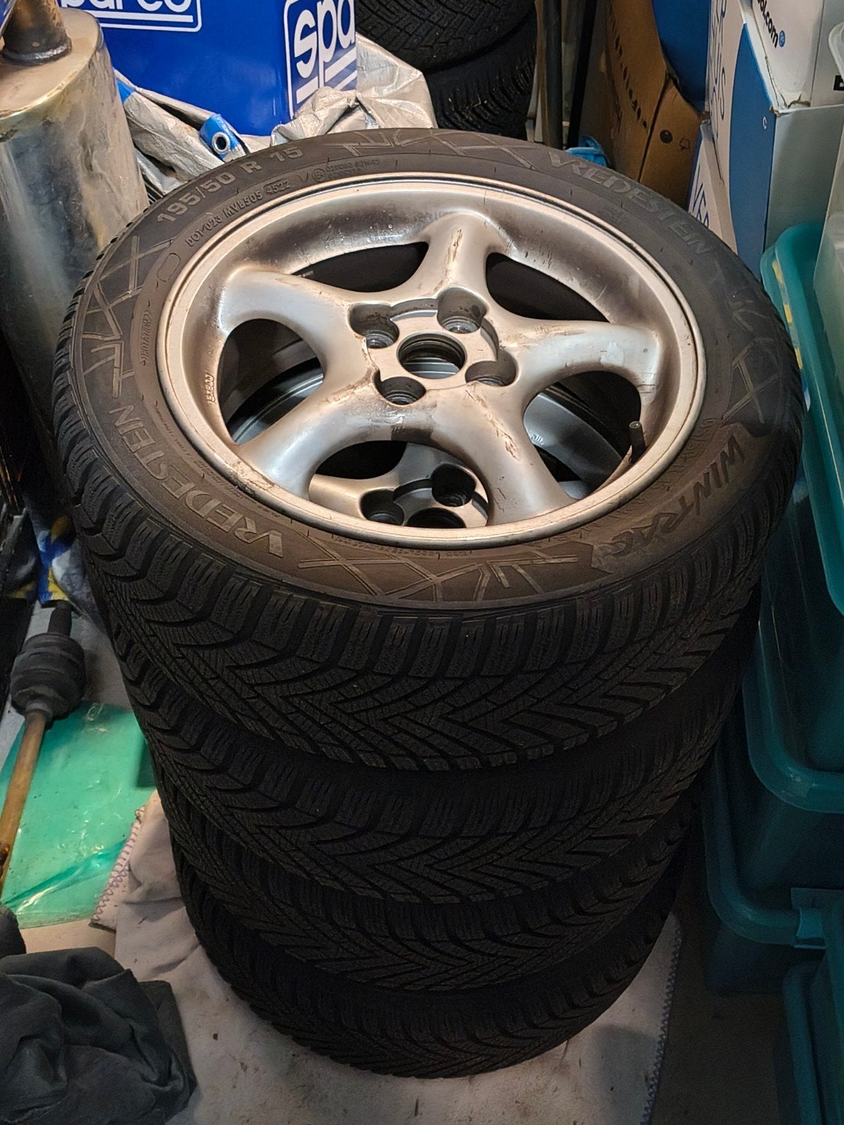 7.5MM+ Winterset Vredestein 4x100 15 inch 195/50r15, Ophalen