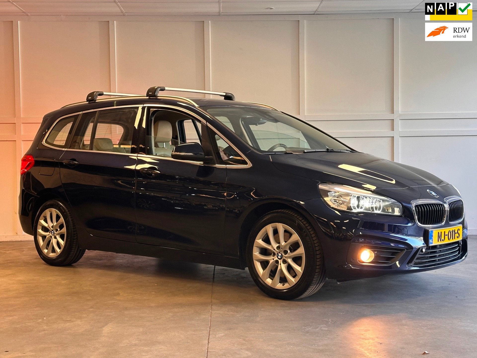 BMW 2-serie Gran Tourer 220i Centennial Executive / Automaat, Auto's, 1998 cc, Gebruikt, 2-Serie Gran Tourer, Blauw