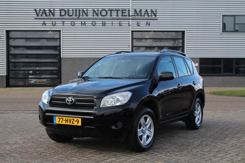 Toyota RAV4 2.0 VVTi Linea Terra 4WD / Trekhaak / Airco / N., Auto's, Toyota, 1998 cc, Stof, 4 cilinders, Zwart