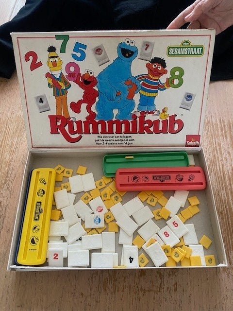 Rummikub Sesamstraat, Hobby en Vrije tijd, Ophalen of Verzenden, Zo goed als nieuw