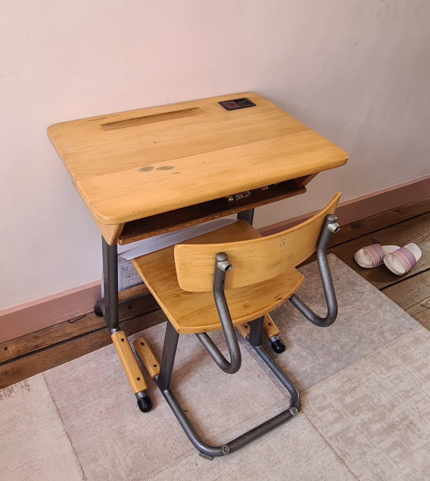 Vintage schoolbankje met stoel - Hout en metaal, Ophalen