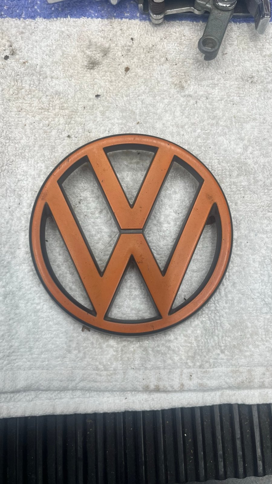 VW Golf SC Embleem Oranje/Zwart - Nieuw, Ophalen of Verzenden, Nieuw, Volkswagen
