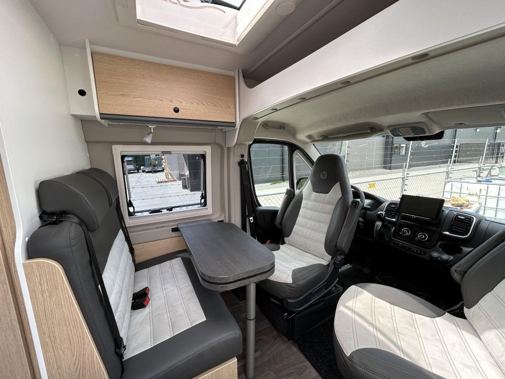 Sunlight Cliff 540 AE Automaat + LED, Caravans en Kamperen, Automaat, Buscamper of Camperbus, Sunlight, Fiat