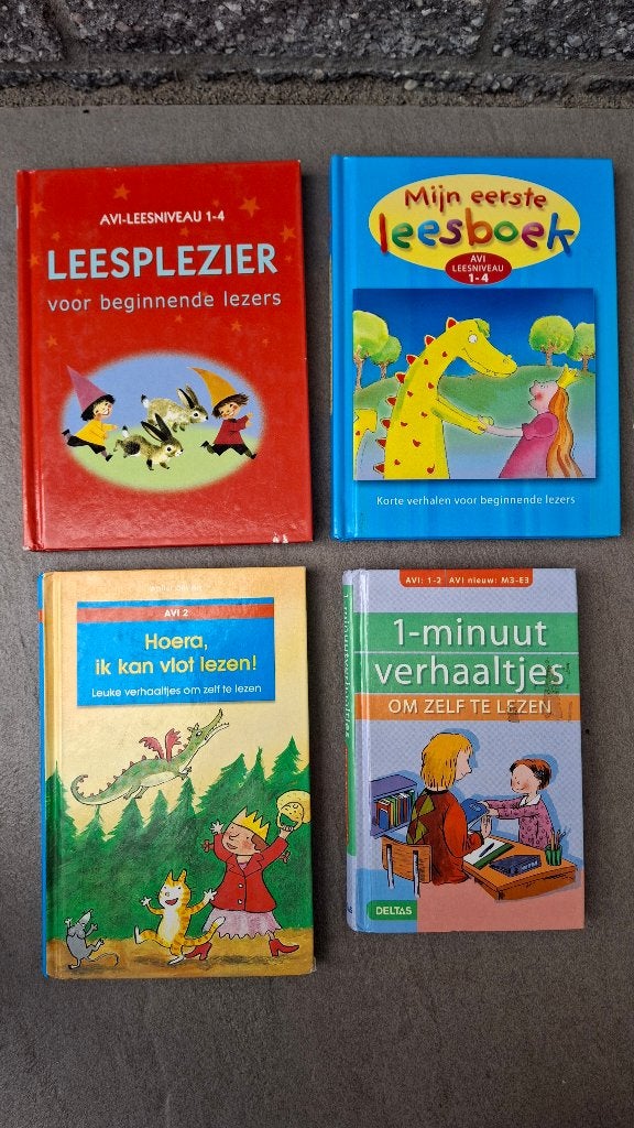 4 Boekjes avi Start  M3 E3 M4 leren lezen, Ophalen of Verzenden, Zo goed als nieuw, Fictie algemeen