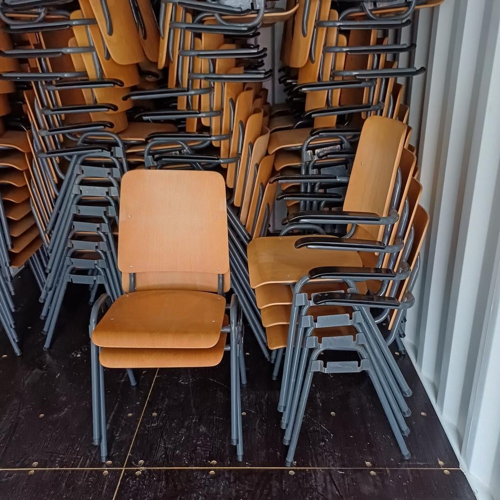 500 x partij stoelen stapelstoelen stackchairs kerkstoelen, Huis en Inrichting, Stoelen, Ophalen, Gebruikt, Bruin, Vijf, Zes of meer stoelen