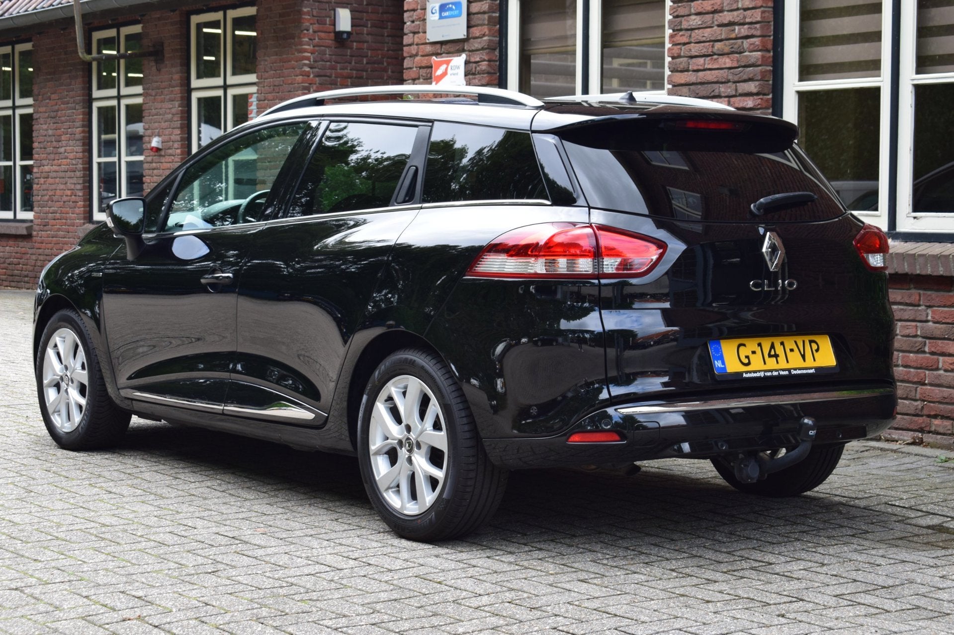 Renault Clio Estate 0.9 TCe Limited Trekhaak, Auto's, Renault, Voorwielaandrijving, 898 cc, Parkeersensor, Gebruikt