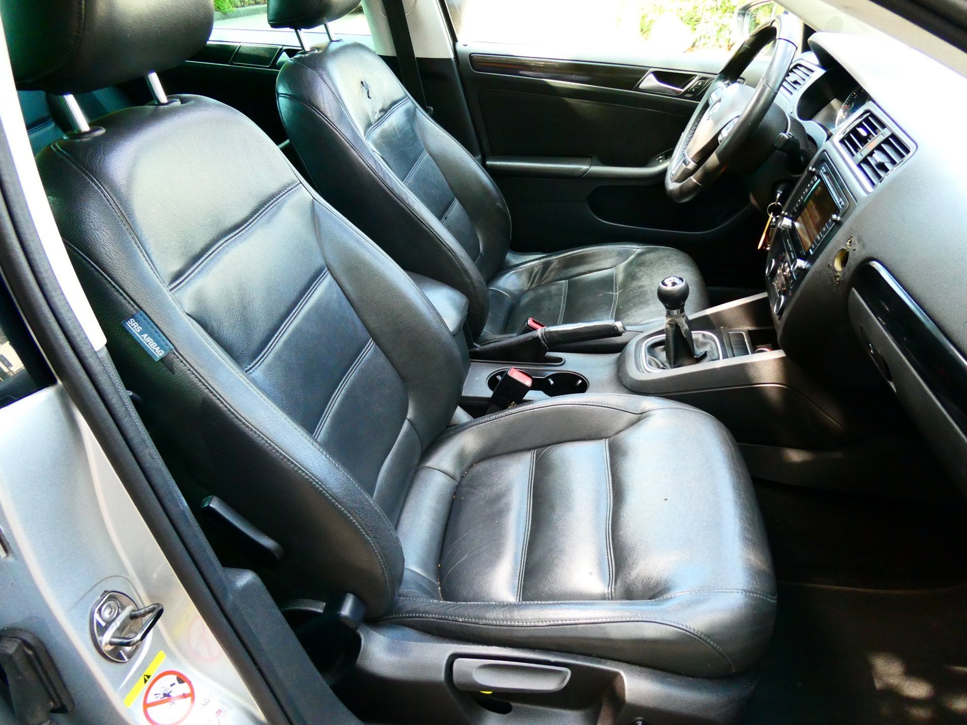 Volkswagen Jetta 1.2 TSI 105pk Leder Navi Schuifdak Clima Tr, Voorwielaandrijving, Euro 5, Gebruikt, Zwart