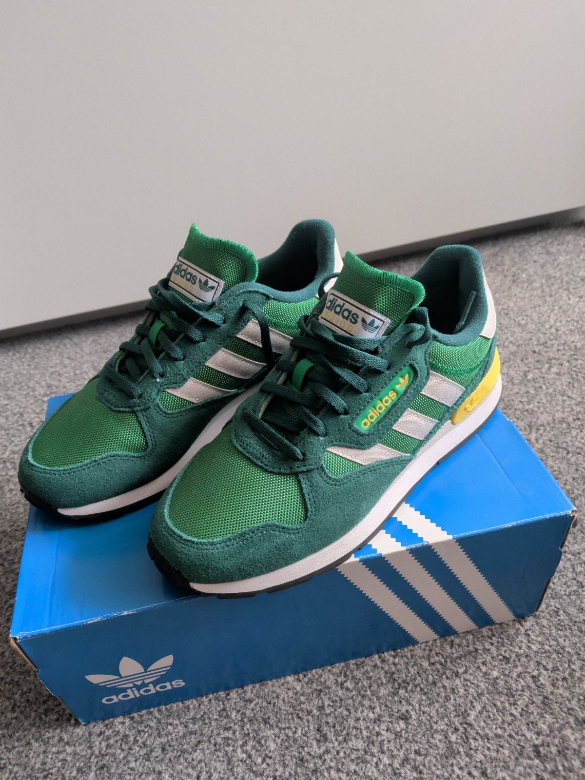 Adidas sport schoenen, Kleding | Heren, Schoenen, Ophalen of Verzenden, Nieuw, Sportschoenen