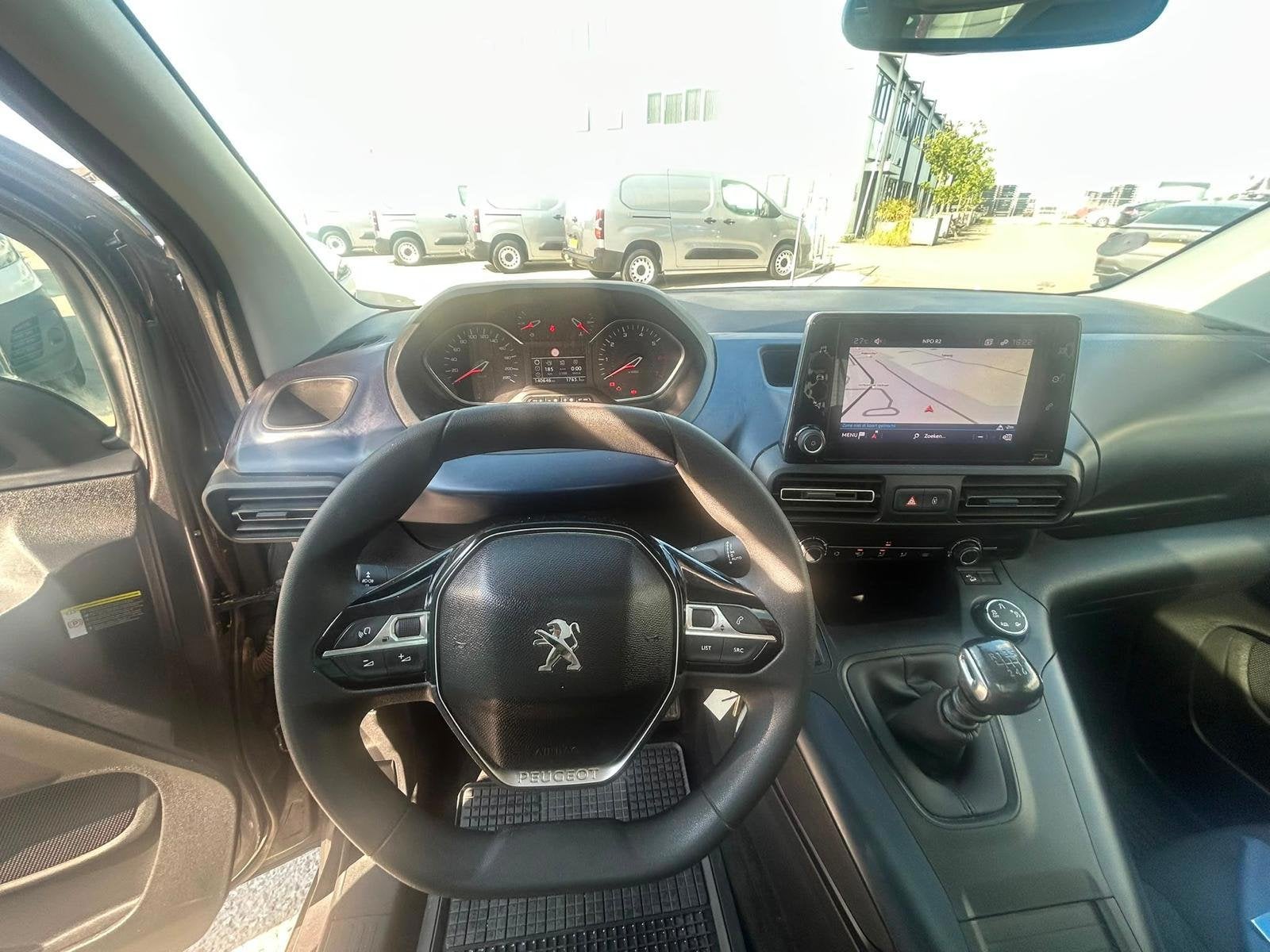 Peugeot Rifter 1.2 Puretech Allure, Auto's, Voorwielaandrijving, Gebruikt, Zwart, 1199 cc