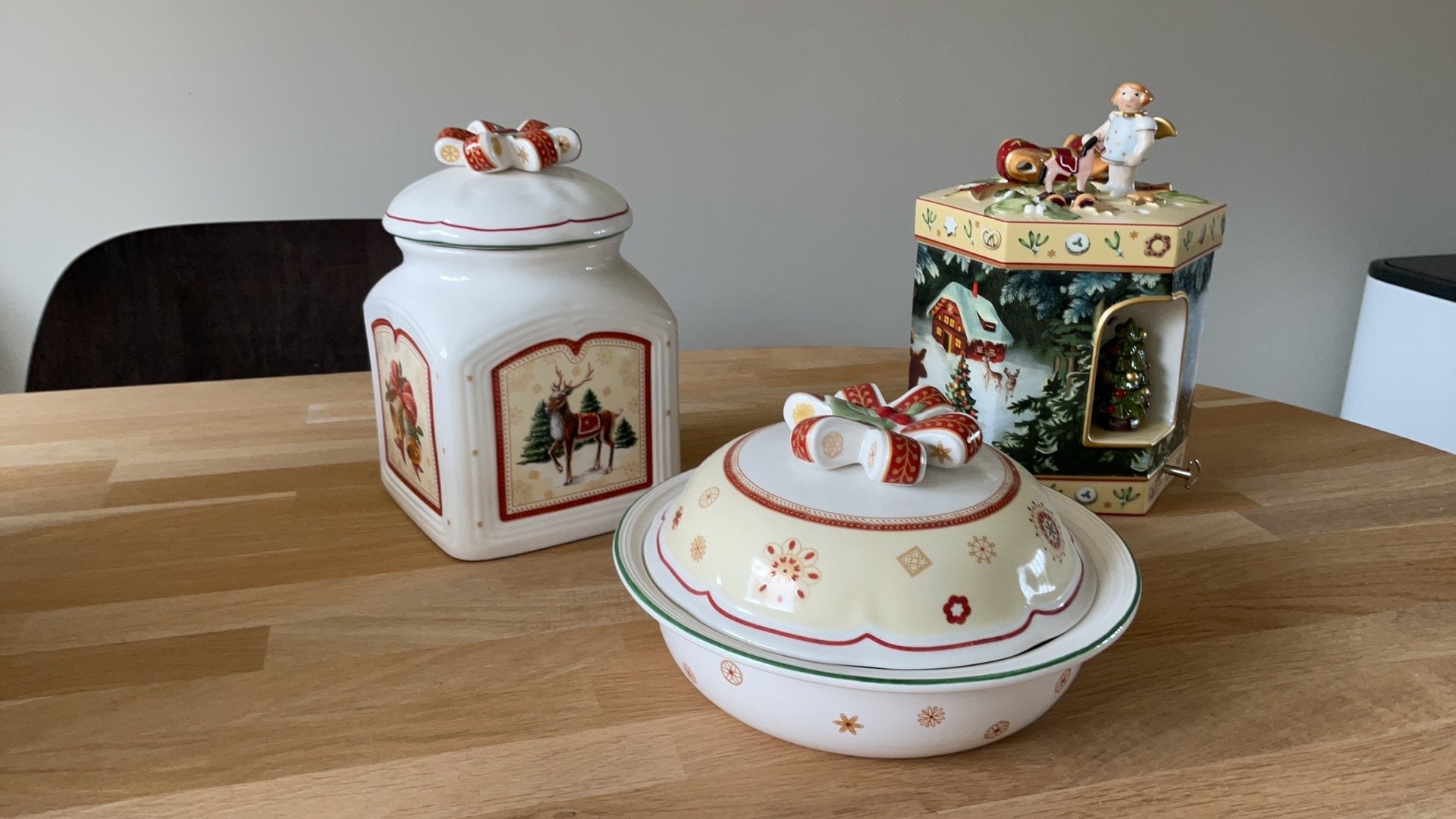 Villeroy en Boch. Set Kerstporcelein., Ophalen of Verzenden