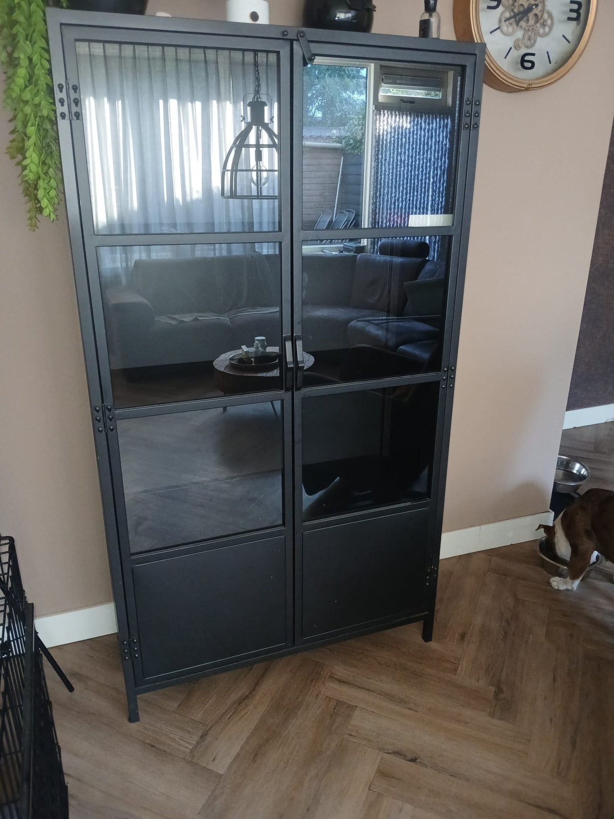 Metalen vitrine kast, Ophalen, 50 tot 100 cm, Zo goed als nieuw, 150 tot 200 cm