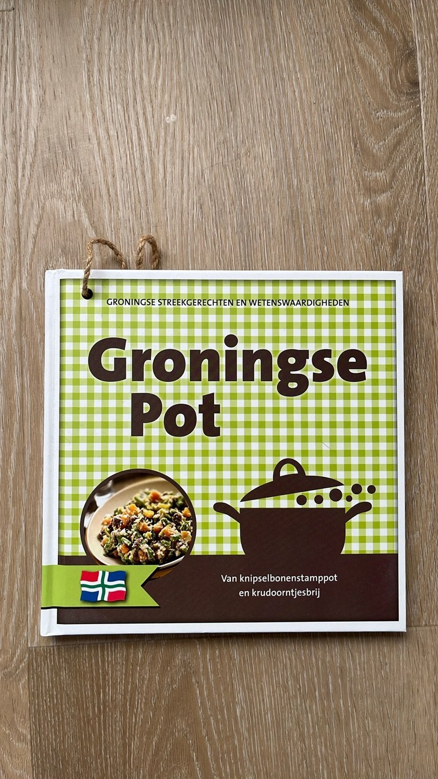 Groningse Pot: Streekgerechten en Wetenswaardigheden, Ophalen of Verzenden, Zo goed als nieuw, Nederland en België, Hoofdgerechten