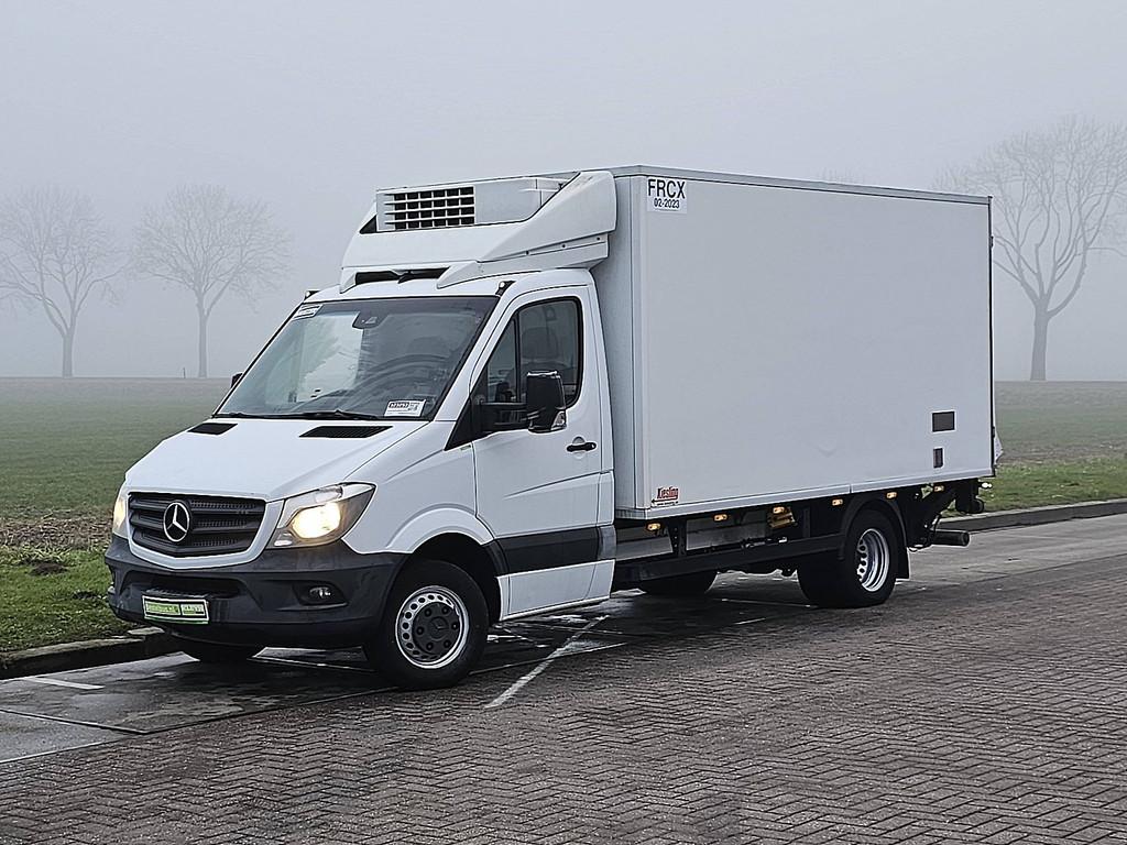 MERCEDES-BENZ SPRINTER 516 koelwagen laadklep!, Auto's, Bestelauto's, Euro 6, Mercedes-Benz, Bedrijf, 2 stoelen