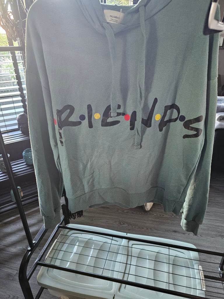 Pull & Bear Friends Hoodie Maat M, Maat 38/40 (M), Ophalen of Verzenden, Zo goed als nieuw, Pull & Bear