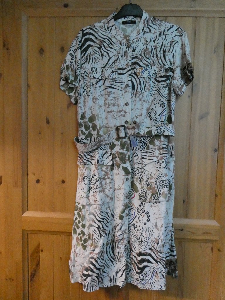 Ivko Printed Safari jurk 40, Kleding | Dames, Jurken, Zo goed als nieuw, Maat 38/40 (M), Overige kleuren, Knielengte, Verzenden
