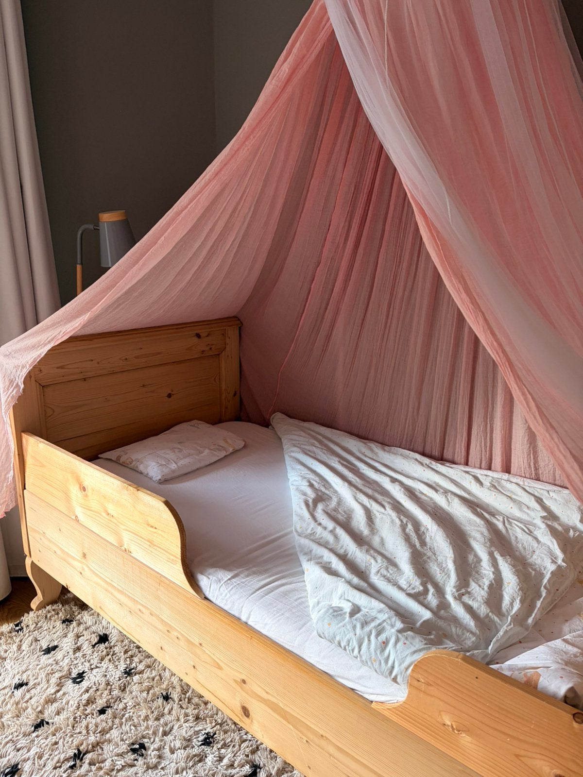 Houten kinderbed, Ophalen, 85 tot 100 cm, Zo goed als nieuw, Matras