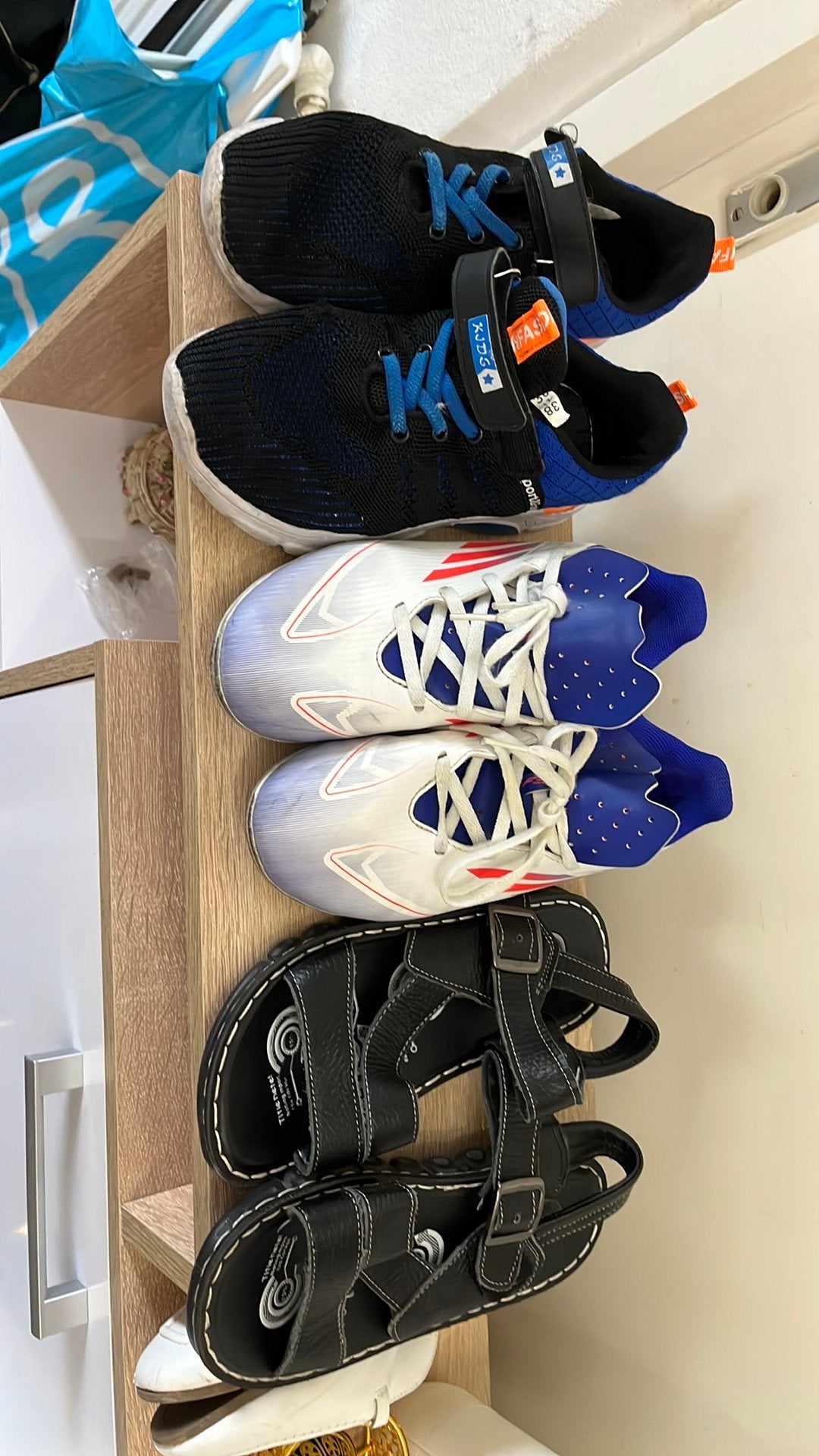 Voetbalschoenen schoenen en sandalen, Kinderen en Baby's, Schoenen, Nieuw, Ophalen of Verzenden, Jongen