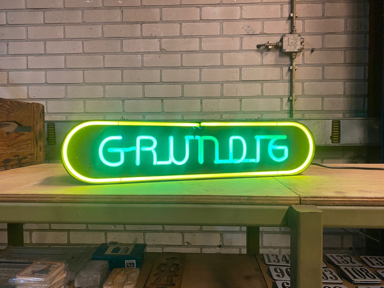 Vintage Grundig Neon Reclamebord - Uniek Verzamelobject, Ophalen