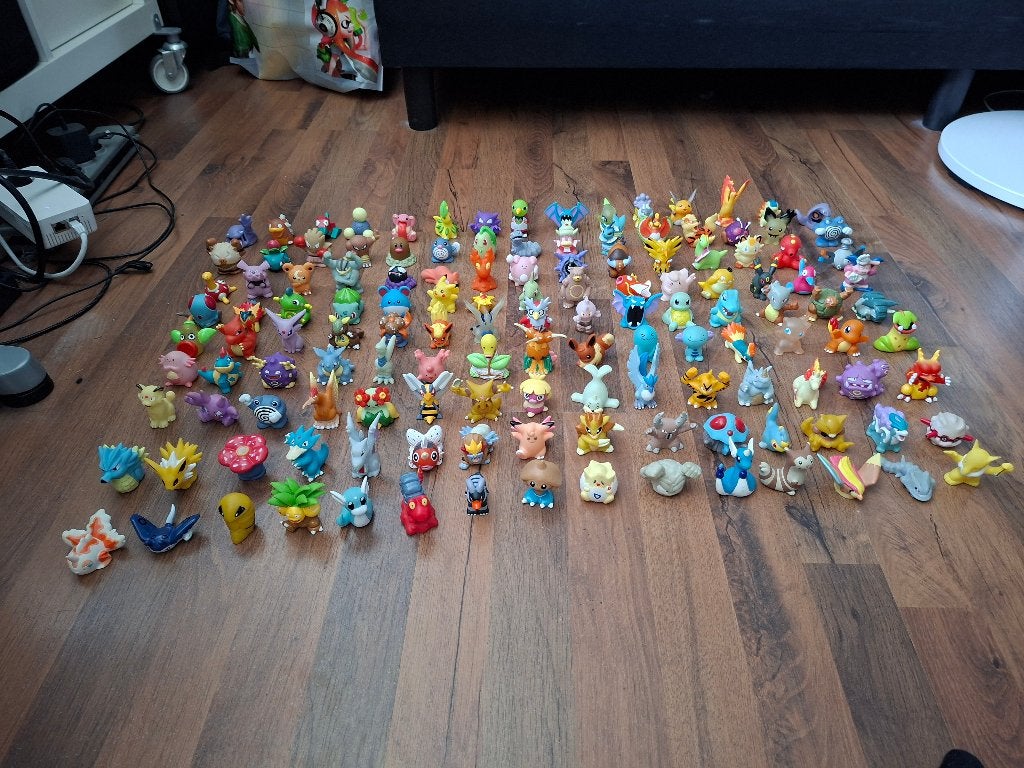 135 Pokemon Poppetjes Gen 1 en 2, Ophalen of Verzenden, Zo goed als nieuw