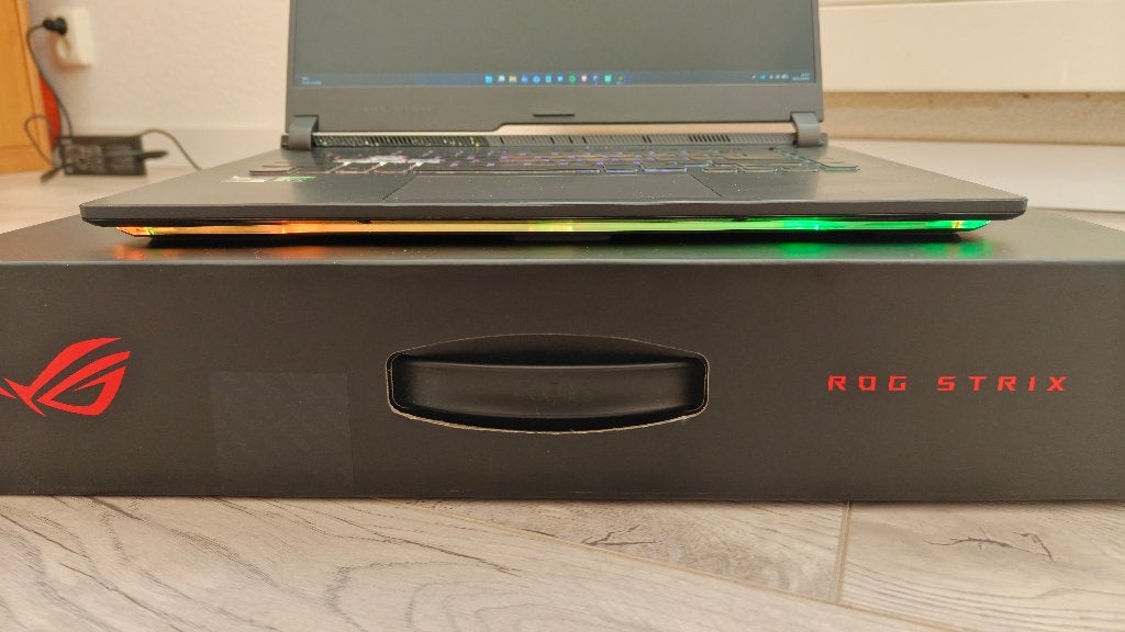 Foto 6 van ASUS ROG Strix G15 (144Hz) | Ryzen 7 | RTX 3050 + Doos & Bon