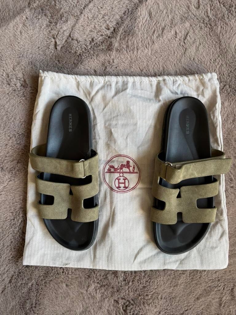 Hermes slippers maat 44, Kleding | Heren, Schoenen, Ophalen of Verzenden, Zo goed als nieuw, Zwart