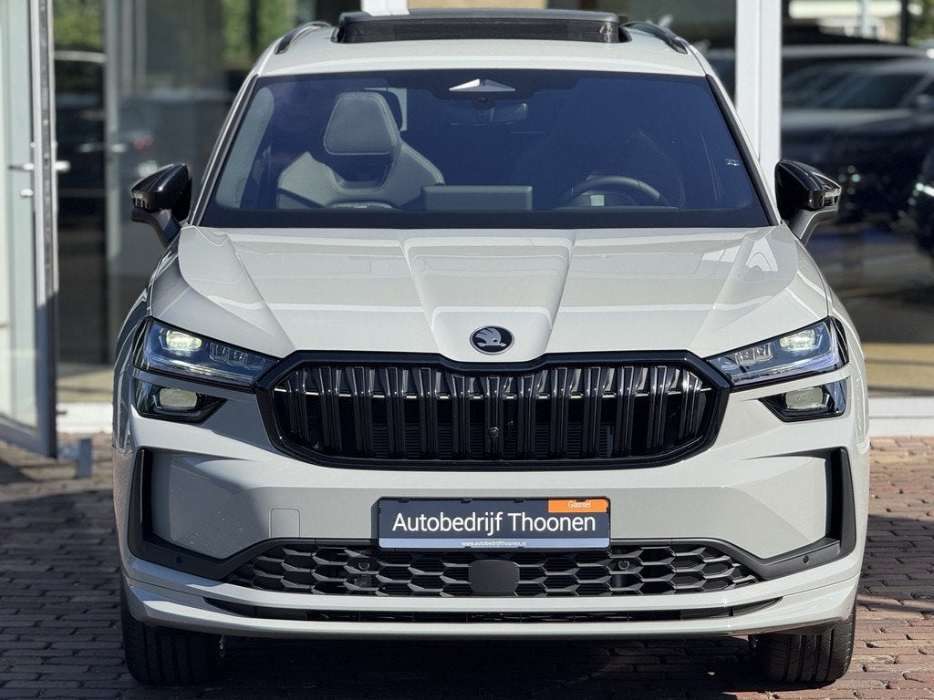 Skoda Kodiaq 1.5 TSI PHEV Sportline Business | Trekhaak | Pa, Auto's, Skoda, 4 cilinders, Alcantara, Bedrijf, 1813 kg