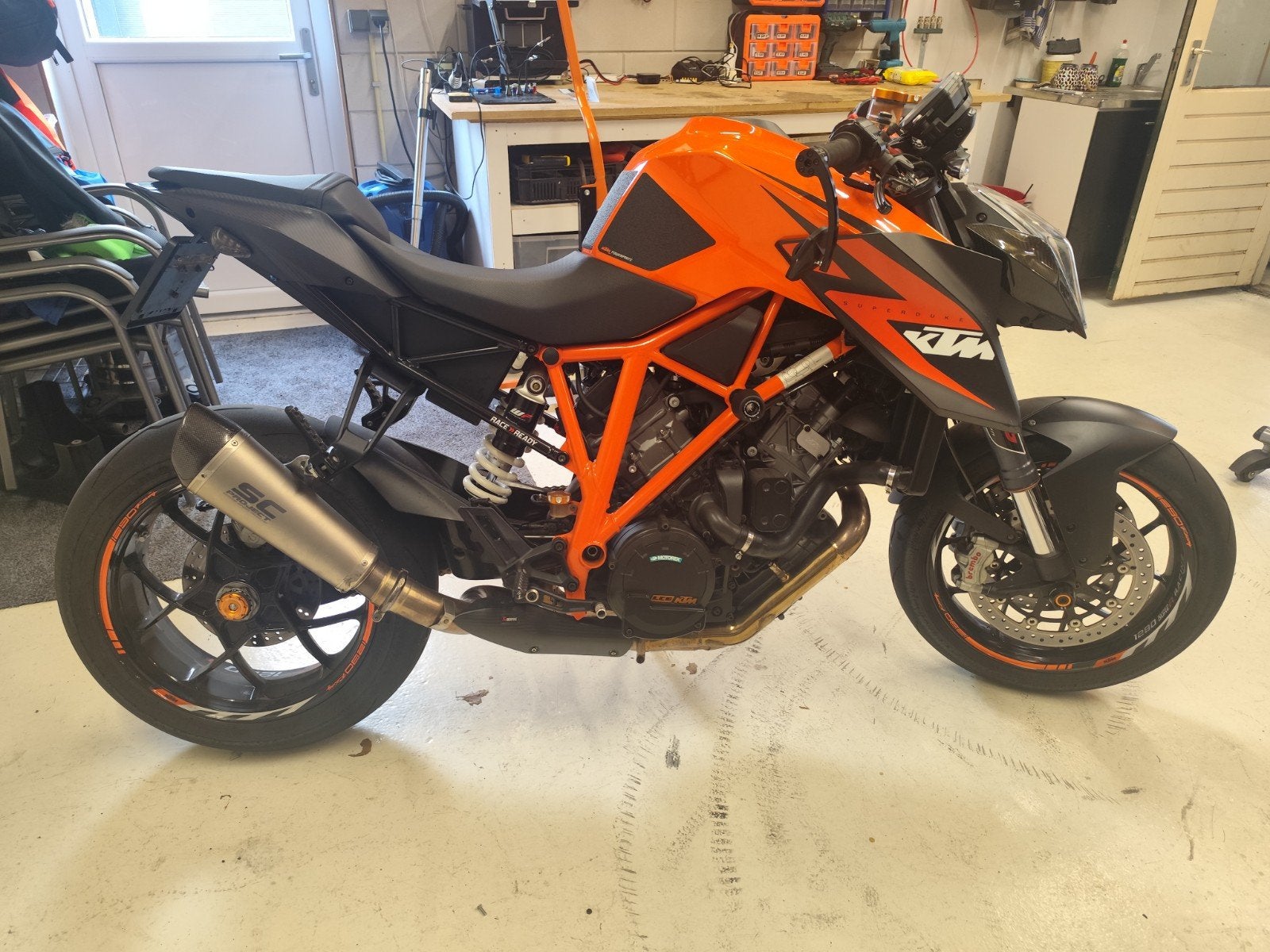 KTM Super Duke 1290 uit 2014 - Topstaat met upgrades, Motoren, Sportuitlaat, Occasion, Particulier, Naked bike