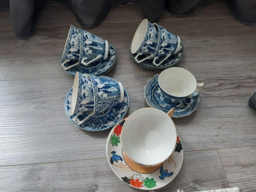 Set vazen "kaststel" en kopjes & schotels, Huis en Inrichting, Woonaccessoires | Vazen, Ophalen, Overige kleuren, Aardewerk of Porselein