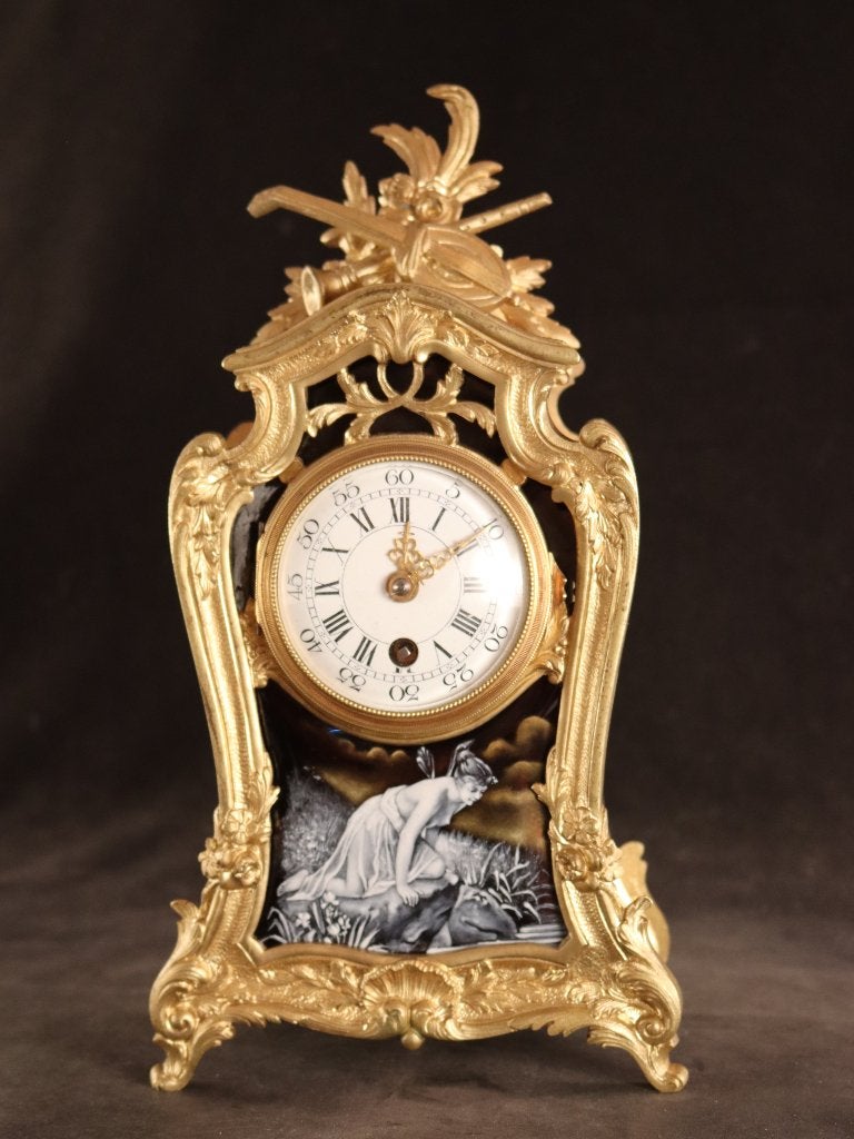 Rococo tafelklok met brons en emaille, Ophalen of Verzenden