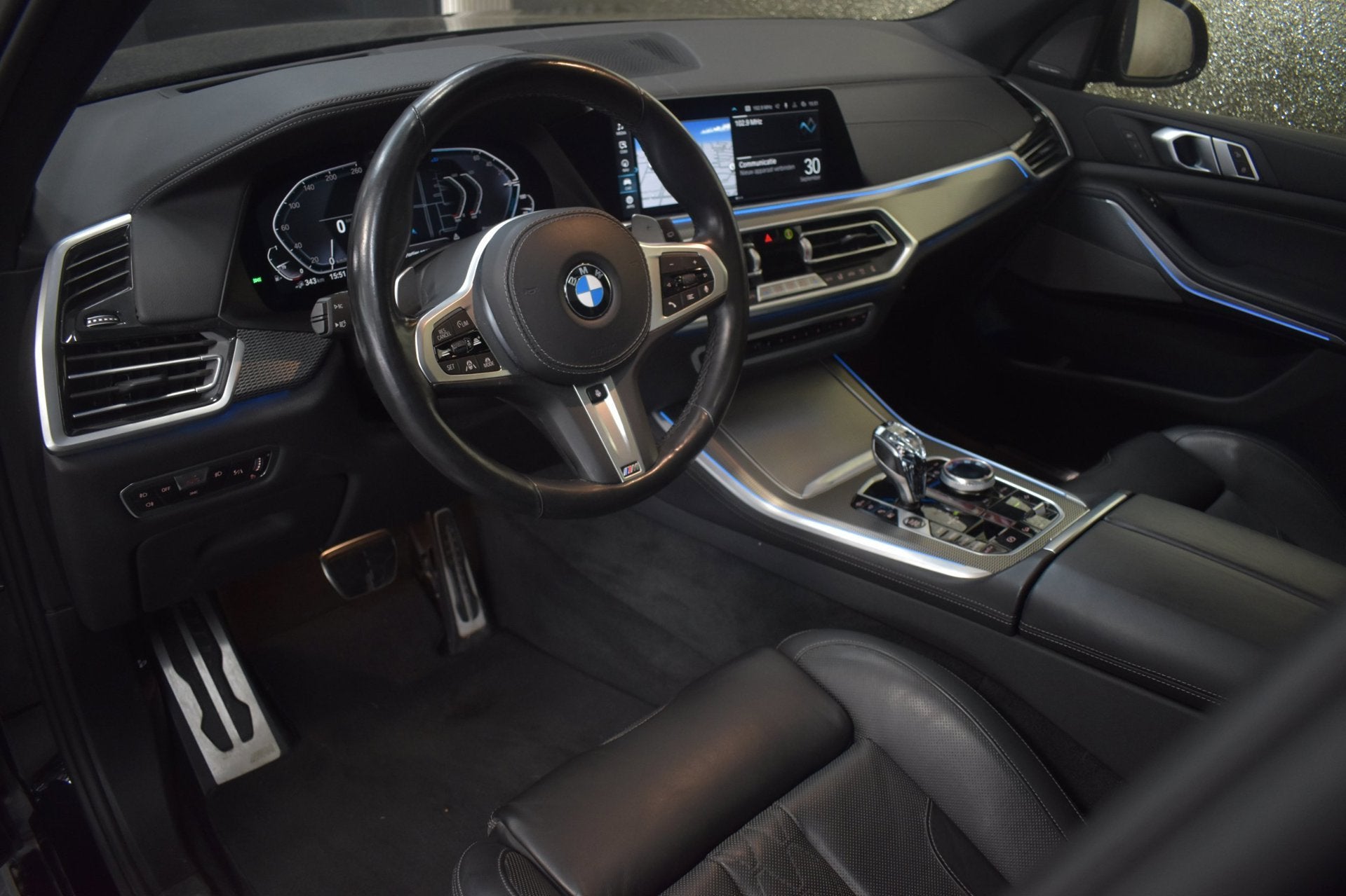 Foto 18 van BMW X5 45e M-Sport xDrive 394pk | AKRAPOVIC | M-STOELEN | AC