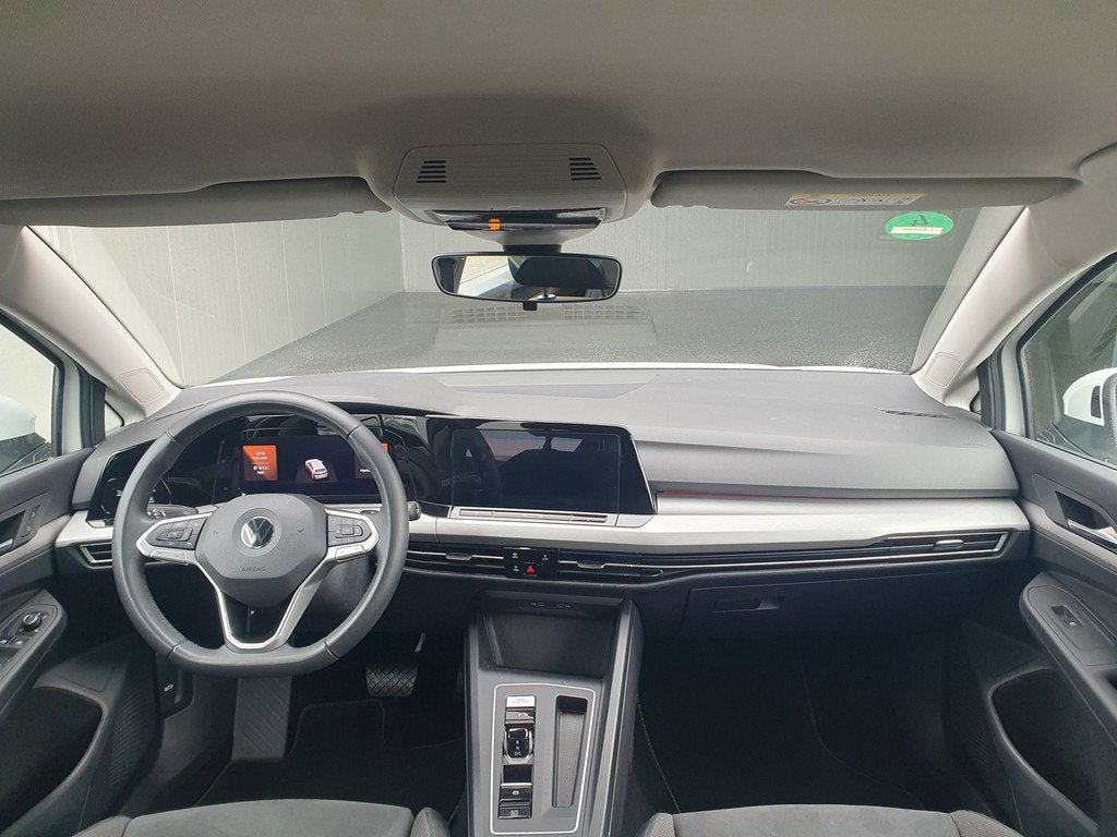 Volkswagen Golf 1.0 eTSI Life Business NAVI/CRUISE/AIRCO/LMV, Gebruikt, Euro 6, Alcantara, Bedrijf