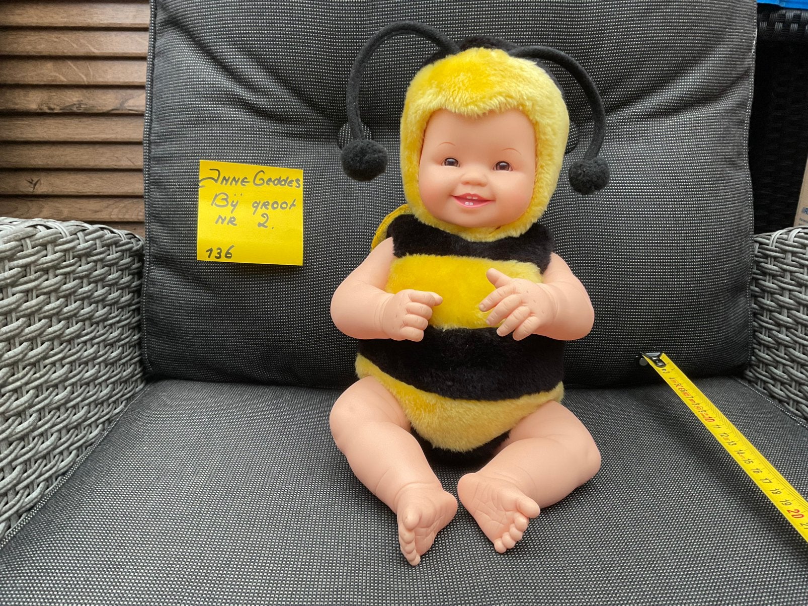 Zgan gebruikte, niet kapot, grote Anne Geddes bijen outfit, Ophalen, Zo goed als nieuw, Babypop