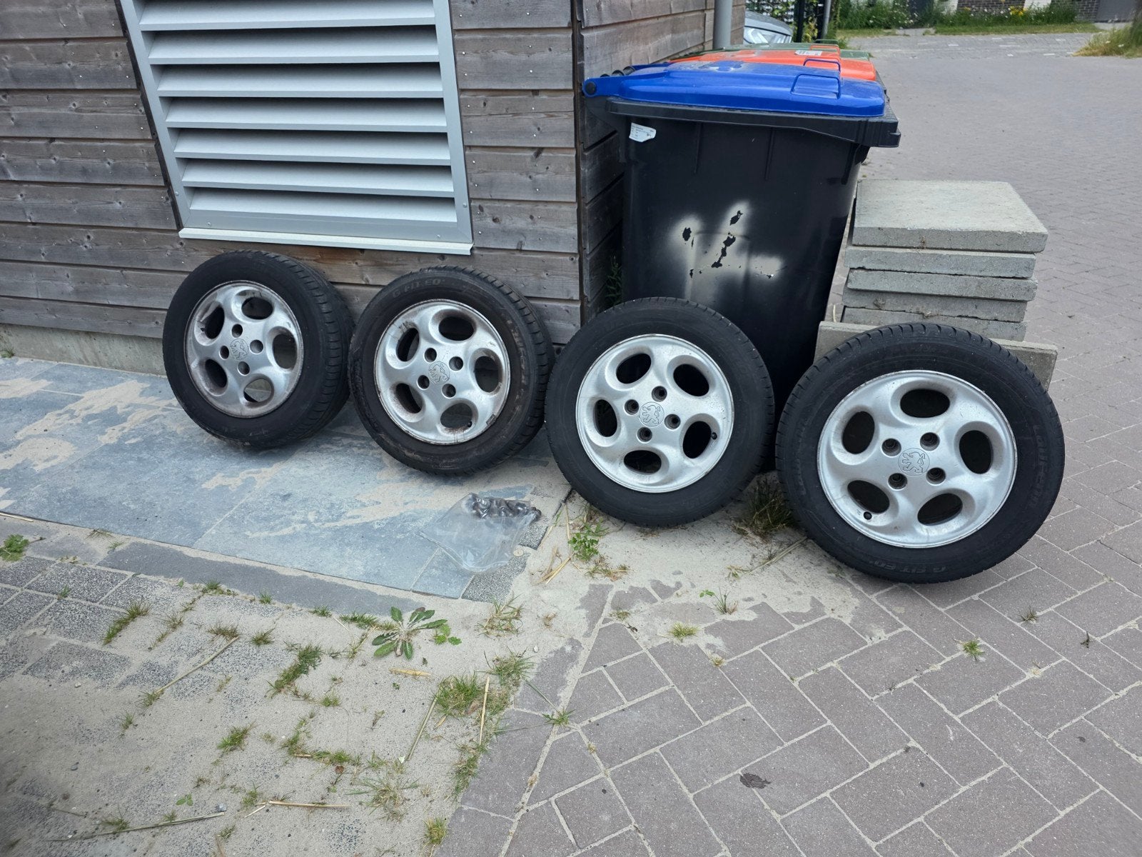 Laufenn zomerbanden met lichtmetalen velgen voor Peugeot, Auto diversen, Wieldoppen, Ophalen, Gebruikt