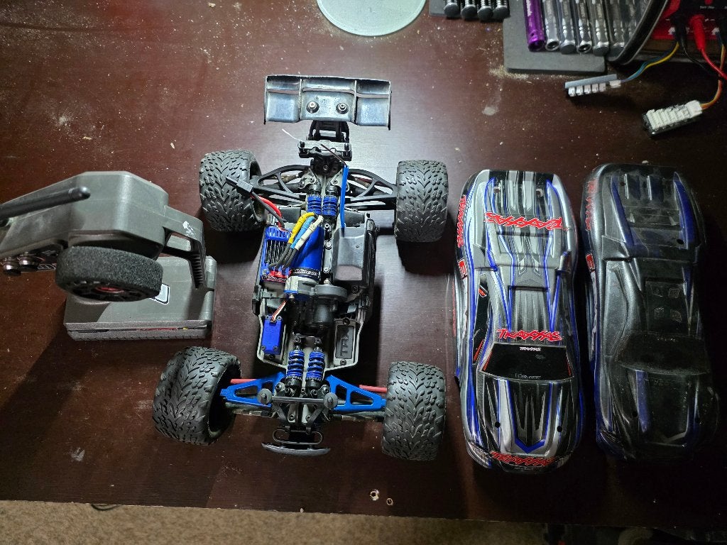 Traxxas E-Revo 1/16 VXL, Elektro, Auto offroad, Ophalen of Verzenden, Zo goed als nieuw